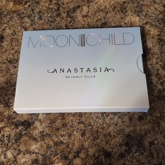 Anastasia Beverly Hills highlight pallet - Picture 1 of 3
